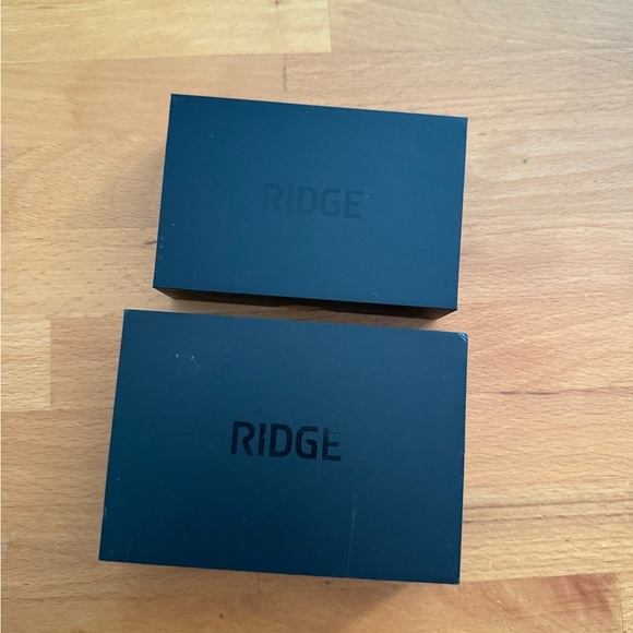 The Ridge Wallet w/ Apple AirTag Money Clip Accessory - Polar White NWOT - Picture 5 of 12